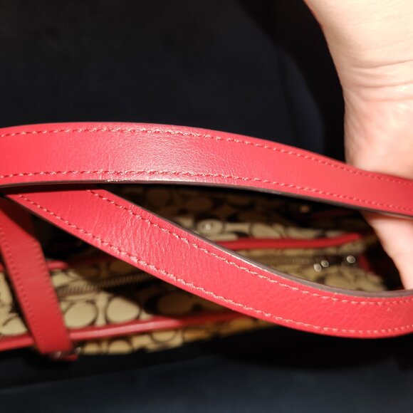 Coach Gallery Tote in Signature Canvas! EUC - Picture 7 of 9